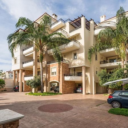 Appartamento Luxury Coastal Retreat, Mountain View Balcony With Palm Trees & Parking La Canea Esterno foto