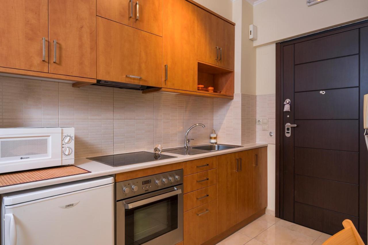 Appartamento Luxury Coastal Retreat, Mountain View Balcony With Palm Trees & Parking La Canea Esterno foto
