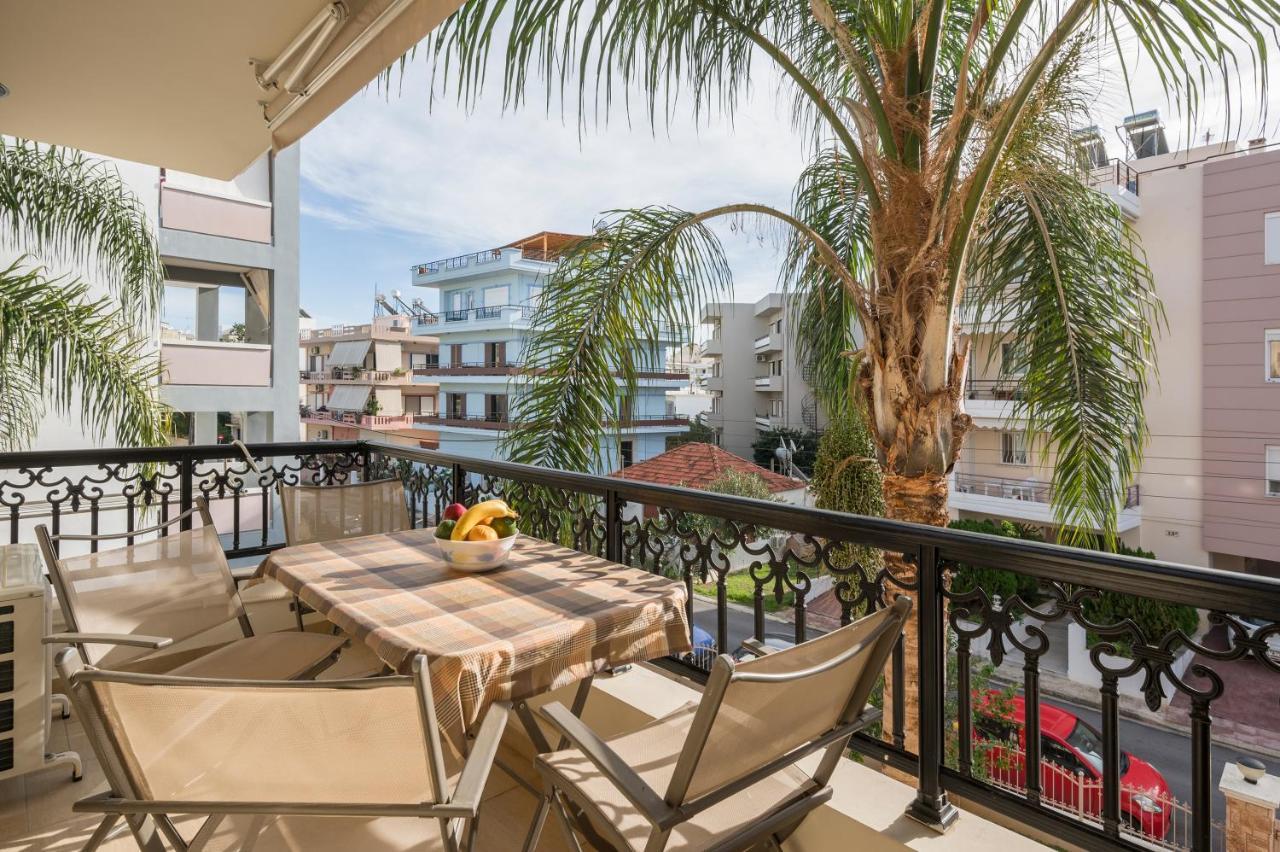 Appartamento Luxury Coastal Retreat, Mountain View Balcony With Palm Trees & Parking La Canea Esterno foto