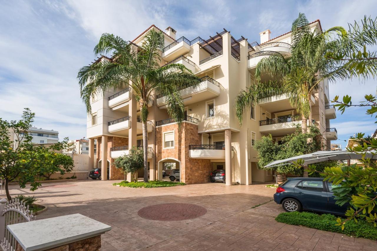 Appartamento Luxury Coastal Retreat, Mountain View Balcony With Palm Trees & Parking La Canea Esterno foto