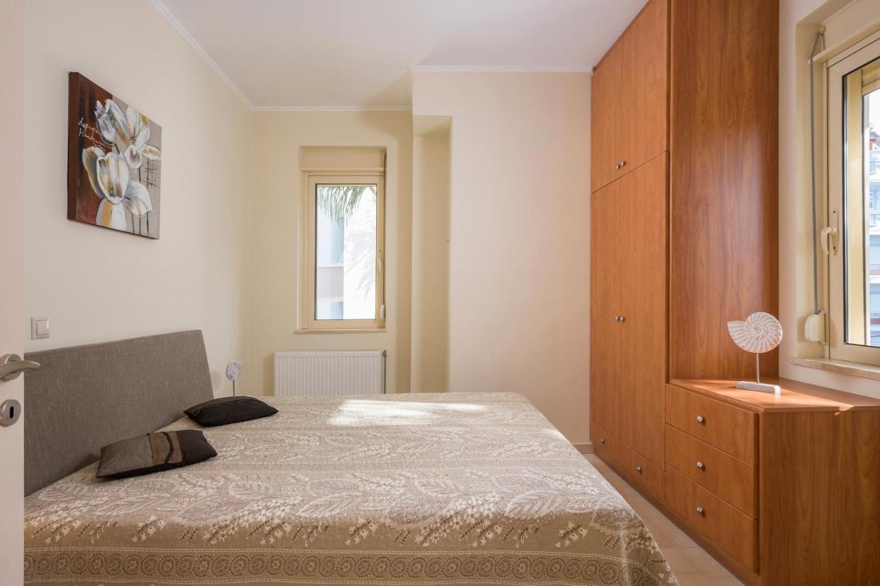 Appartamento Luxury Coastal Retreat, Mountain View Balcony With Palm Trees & Parking La Canea Esterno foto