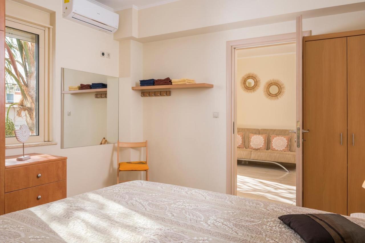 Appartamento Luxury Coastal Retreat, Mountain View Balcony With Palm Trees & Parking La Canea Esterno foto